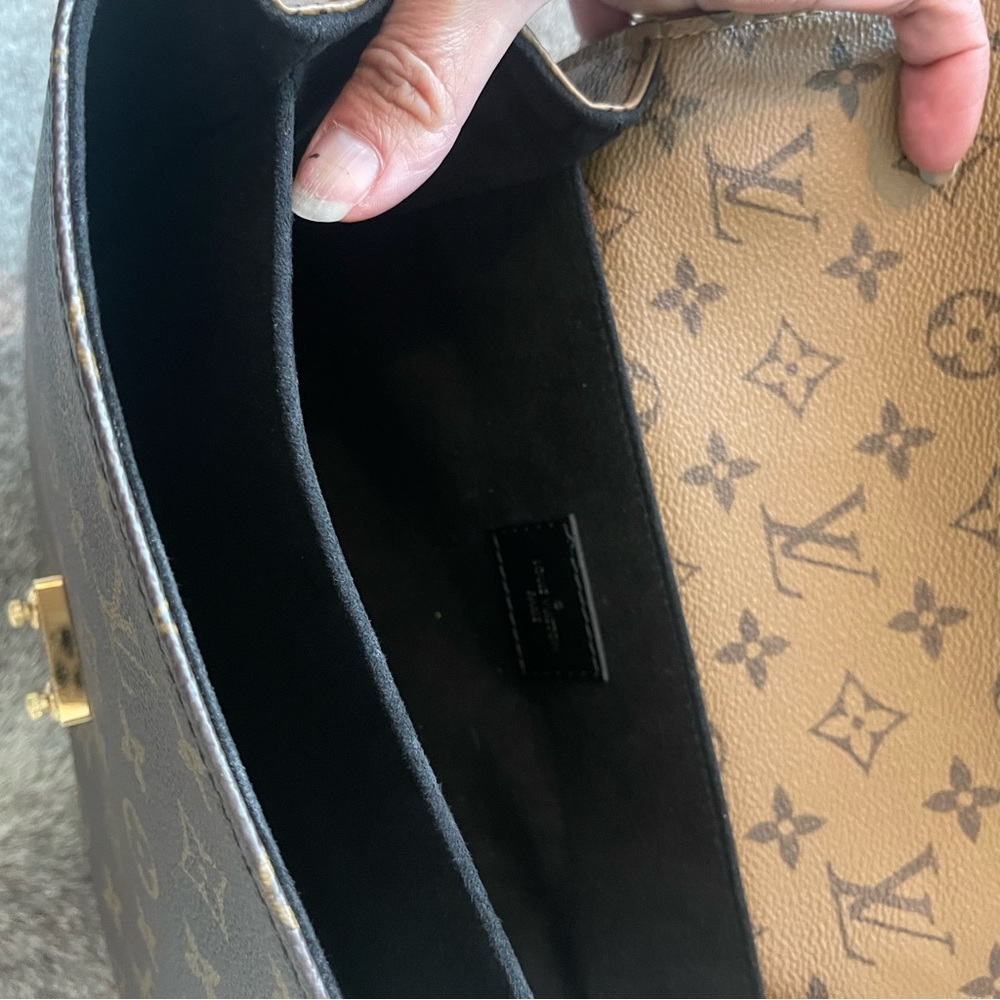 **SOLD** POCHETTE MÉTIS - Monogram Reverse - Picture 9 of 13